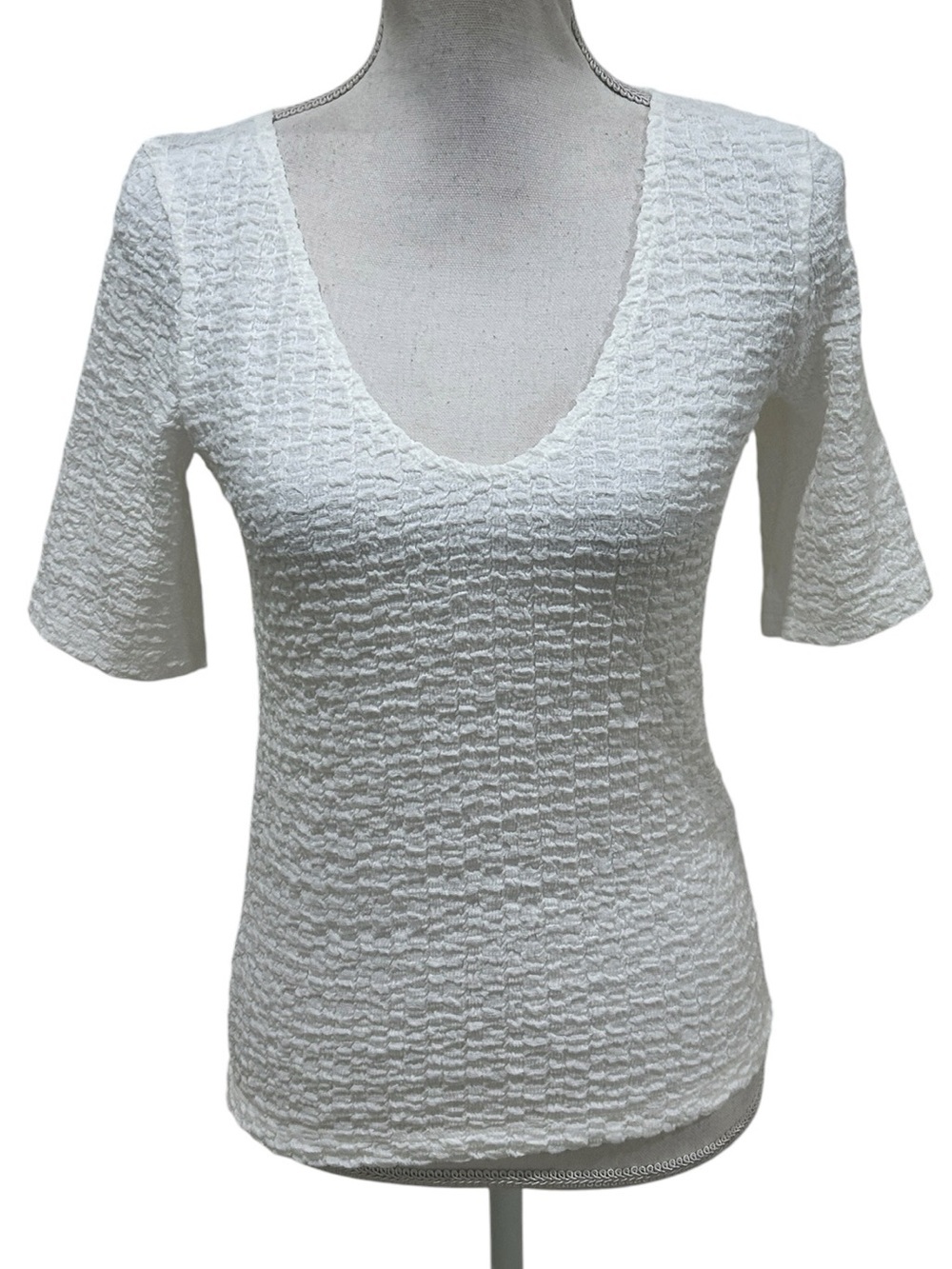 Nwt Vince White Textured v Neck Short Sleeve Top size small